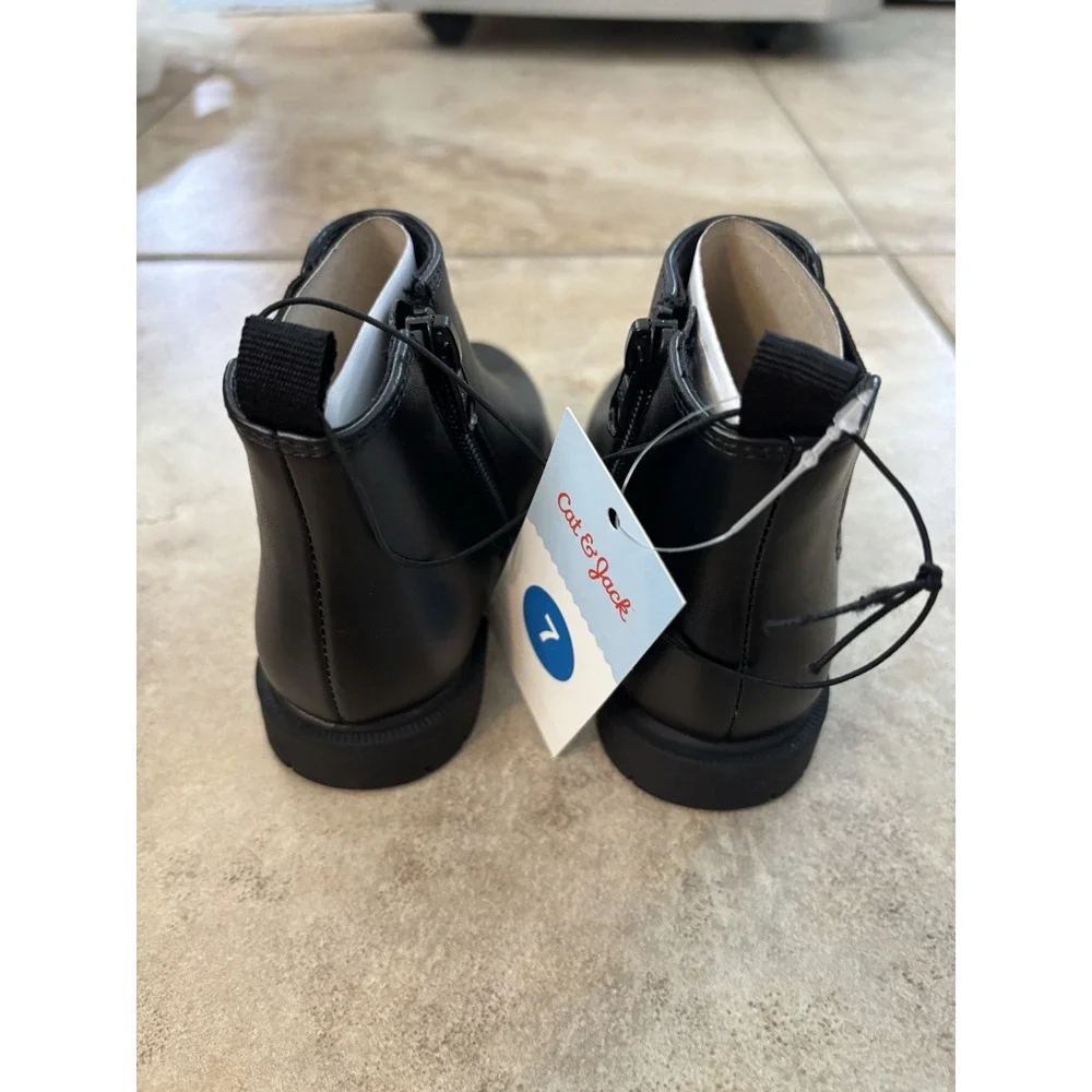 Cat & Jack Girls Black Ankle Boots Size 7 Side Zip Lug Sole NWT